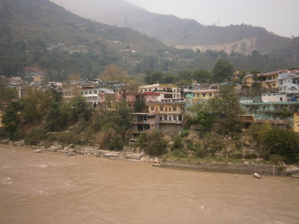 River Edge outlined by Houses (Dharchula)